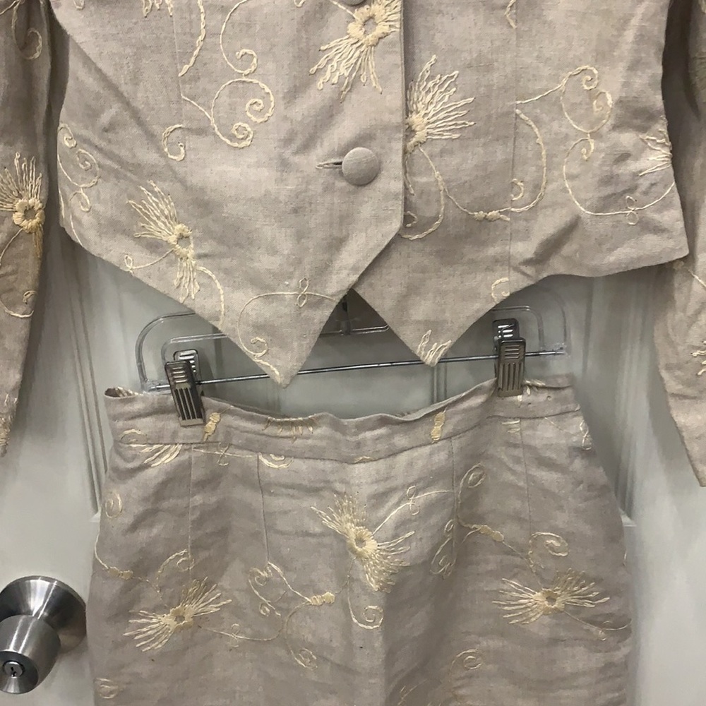 VINTAGE VICTOIRE PARIS linen 2pc skirt suit - Picture 3 of 7